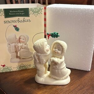 Department 56 Snowbabies Mistletoe Moment Figurine